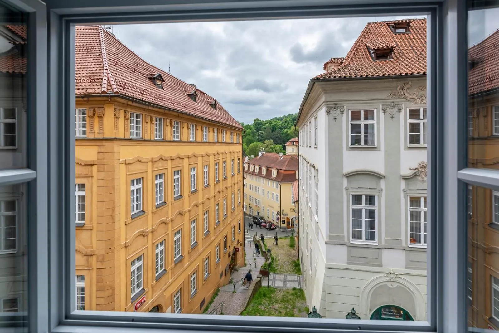 Primavera - Castle View Apartments Praha Aparthotel